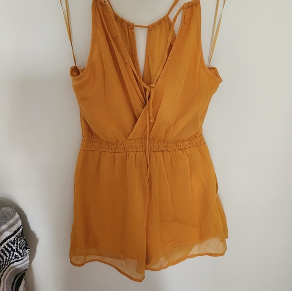 Abercrombie romper, size small, harvest yellow colour, with pockets! - Picture 4 of 6